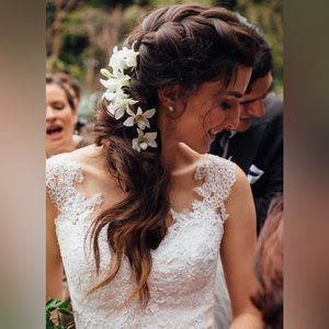 Selling my wedding dress. Brand: Rosa Clará , size: S but expandable with tailor